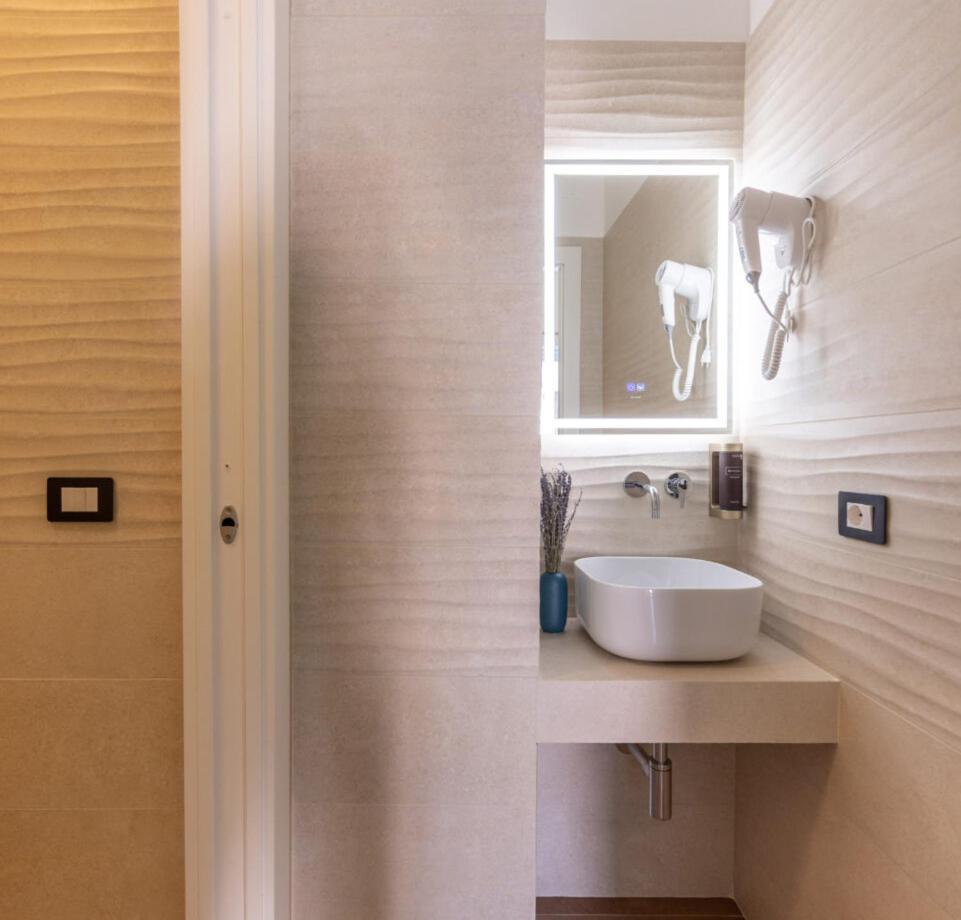 Armony Luxury Suites 卡塔尼亚 外观 照片